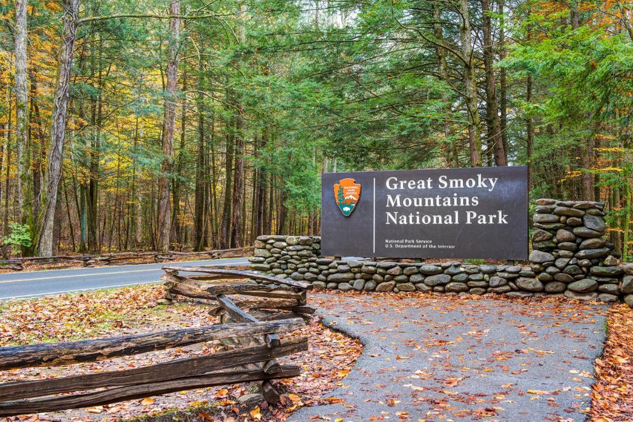 Mountain Memories Villa Гетлинбург Екстериор снимка